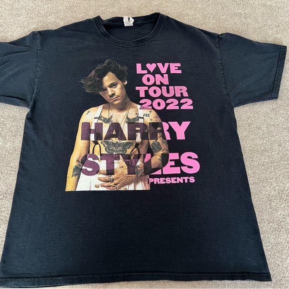 Black Harry Styles Tour T-Shirt - Picture 1 of 3
